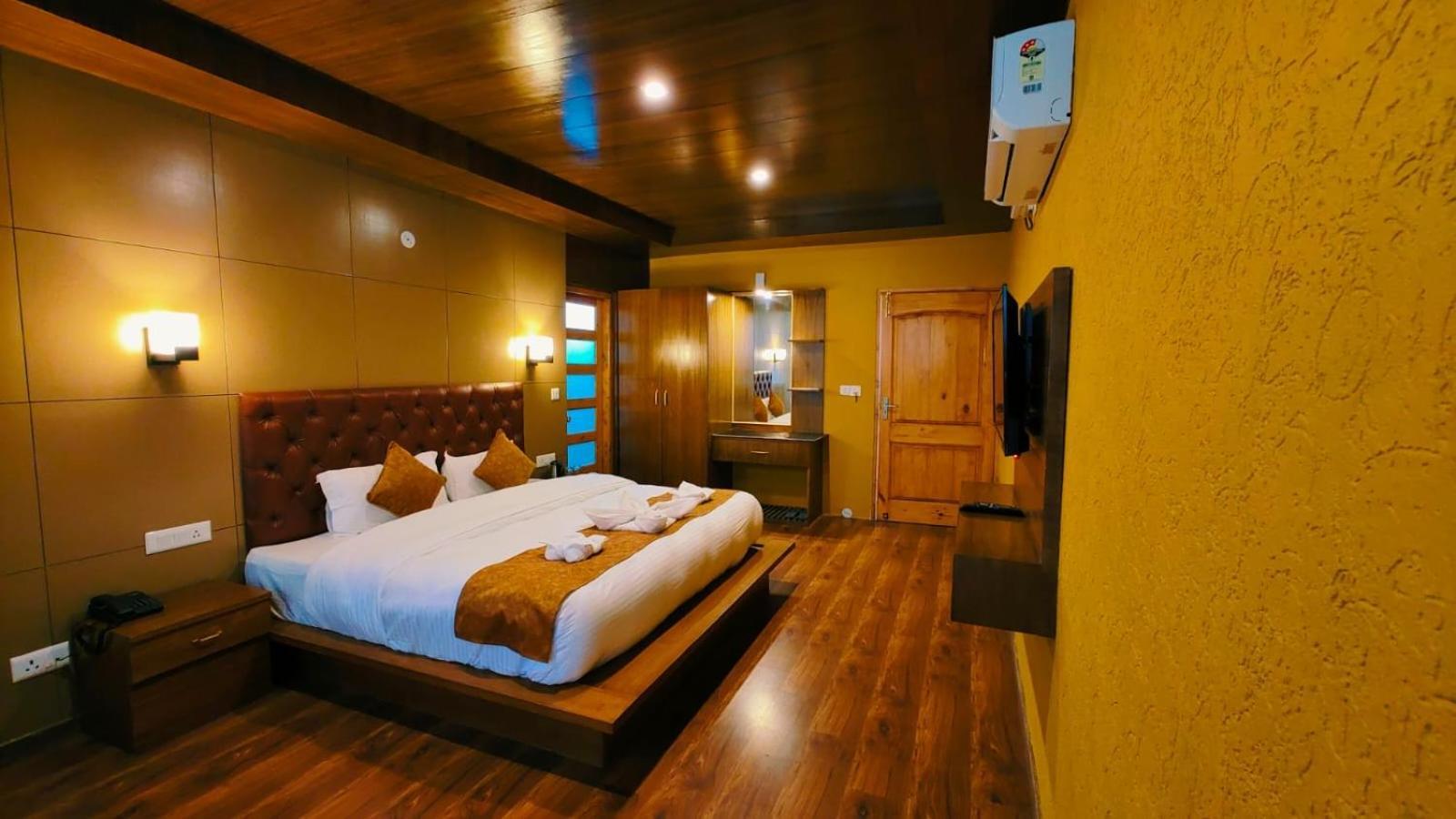 Tata Vista Resort Mall Road Manali - Centrally Heated & Air Cooled Exterior foto