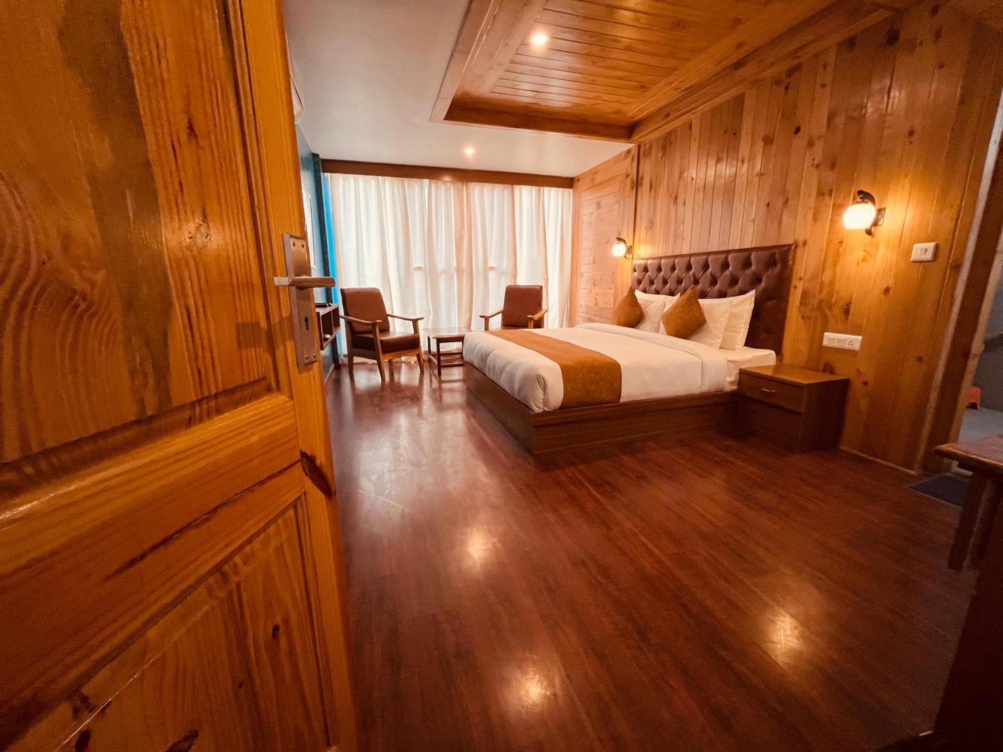 Tata Vista Resort Mall Road Manali - Centrally Heated & Air Cooled Exterior foto